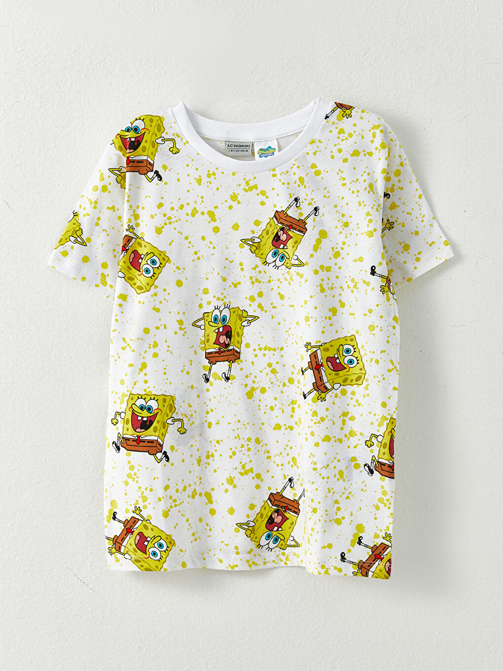 Beyaz Bisiklet Yaka Sünger Bob Baskılı Kısa Kollu Pamuklu Erkek Çocuk Tişört