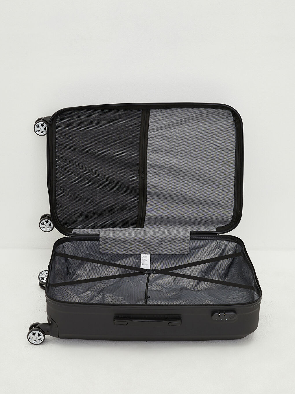 Siyah Büyük Boy Çekme Mekanizmalı Valiz-4