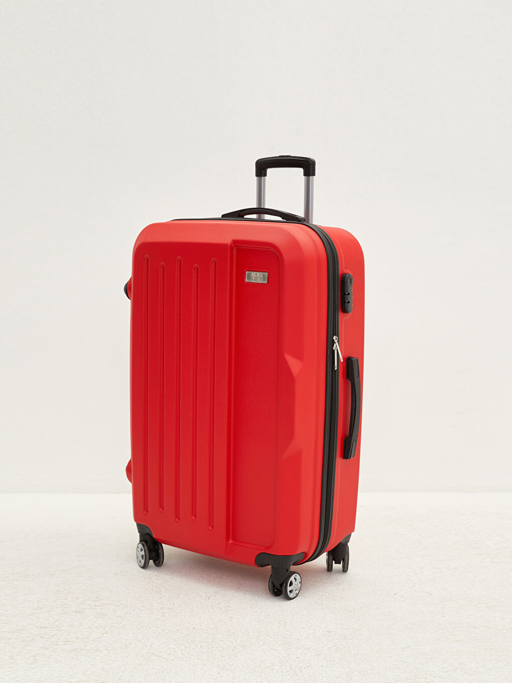Kırmızı Orta Boy Çekme Mekanizmalı Valiz-1