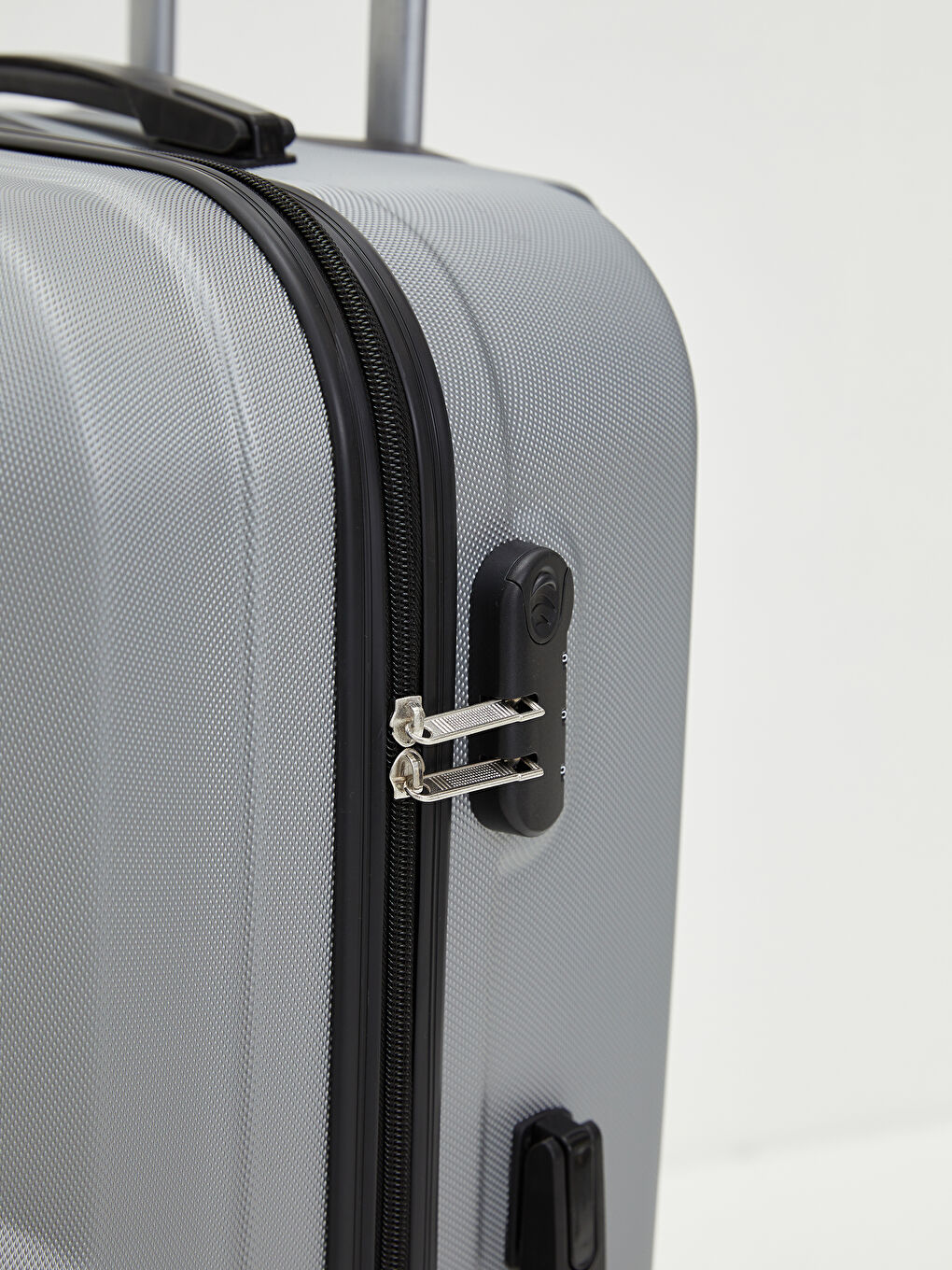 Gri Küçük Boy Çekme Mekanizmalı Valiz-3