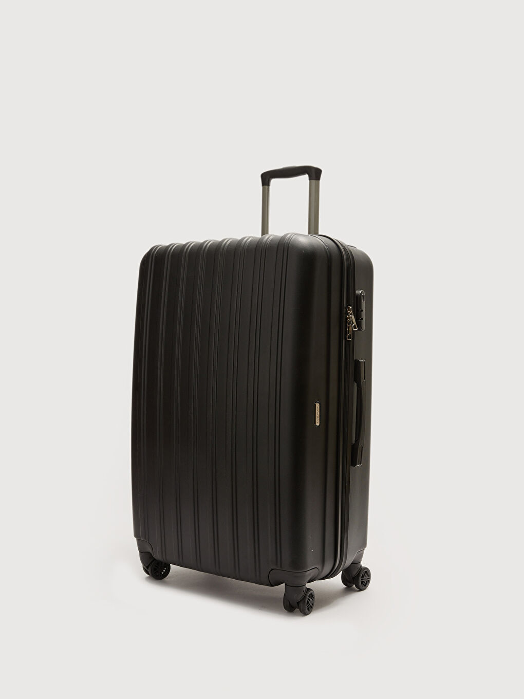 Siyah Orta Boy Çekme Mekanizmalı Valiz-1