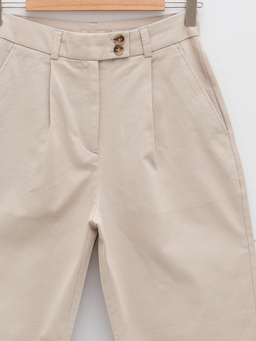 Bej Rahat Kalıp Düz Cep Detaylı Kadın Pantolon-7