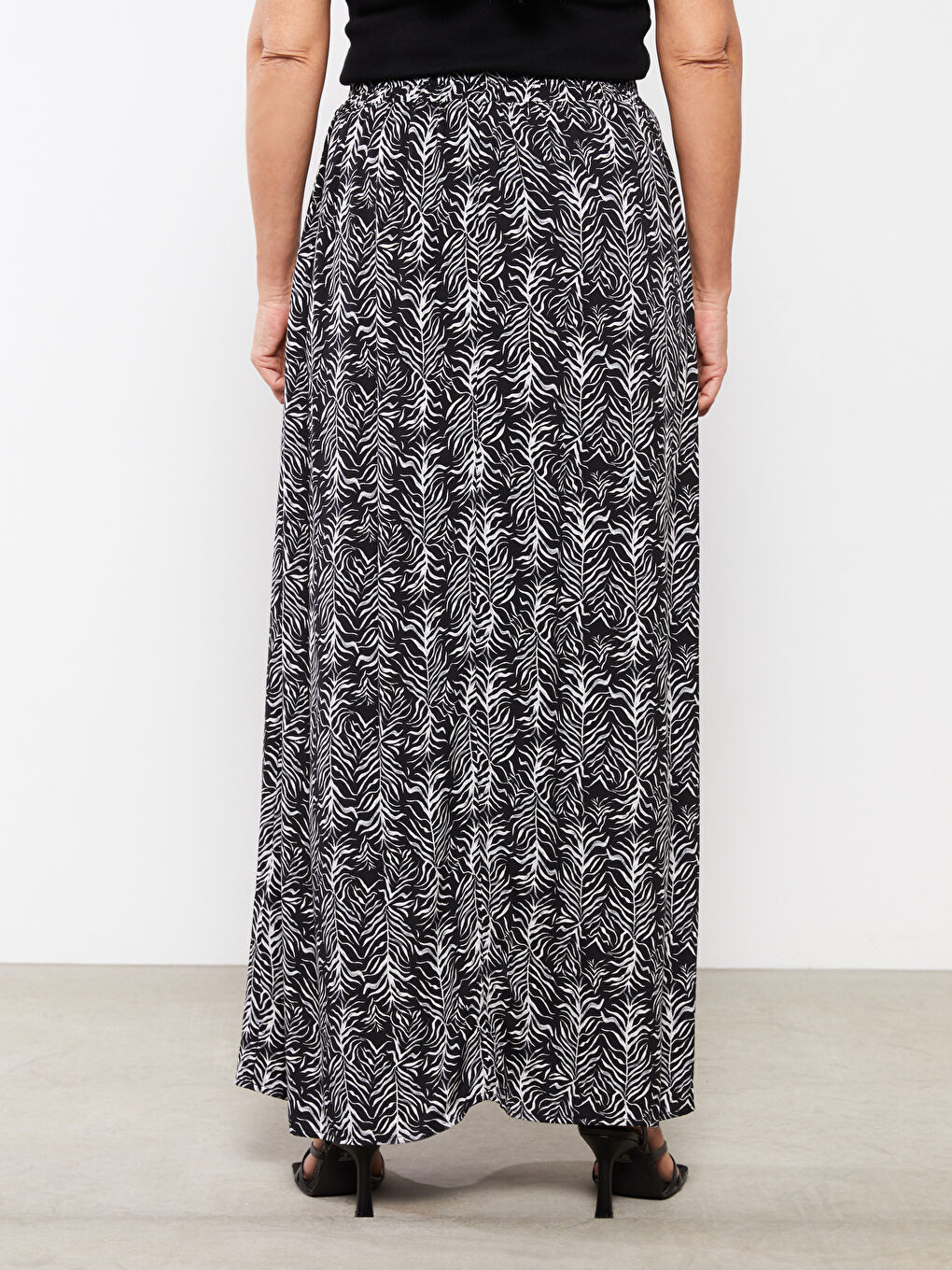 Siyah Beli Lastikli Desenli A Kesim Viskon Kadın Etek-3