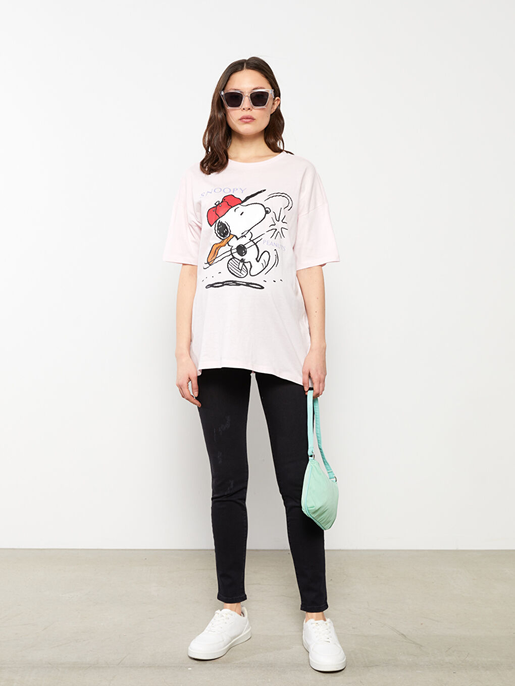 LCWAIKIKI Maternity Crew Neck Snoopy Printed Short Sleeve Cotton Maternity T-Shirt -S2FH36Z8-JH3
