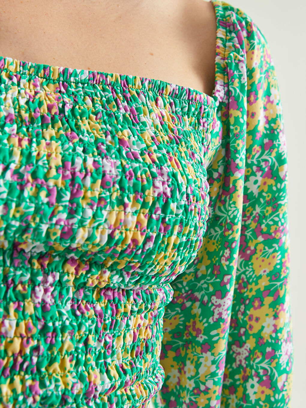 Yeşil Kare Yaka Desenli Uzun Kollu Viskon Kadın Bluz-2