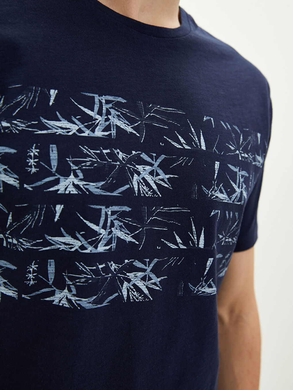 Lacivert Bisiklet Yaka Kısa Kollu Desenli Penye Erkek Tişört-3