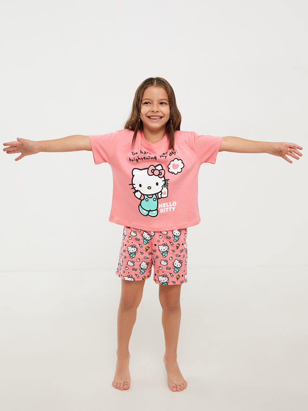 Қыздарға арналған дөңгелек жағалы hello kitty принтті қысқа жең қысқа пижама жинағы