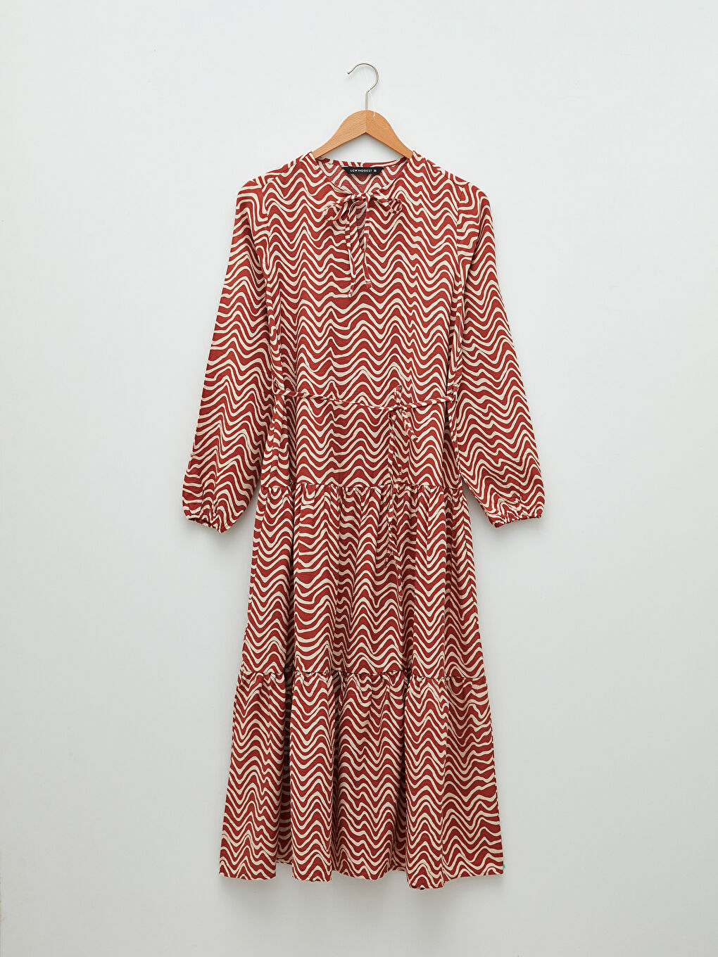 Kahverengi Bağlamalı Yaka Desenli Uzun Kollu Kadın Elbise-4