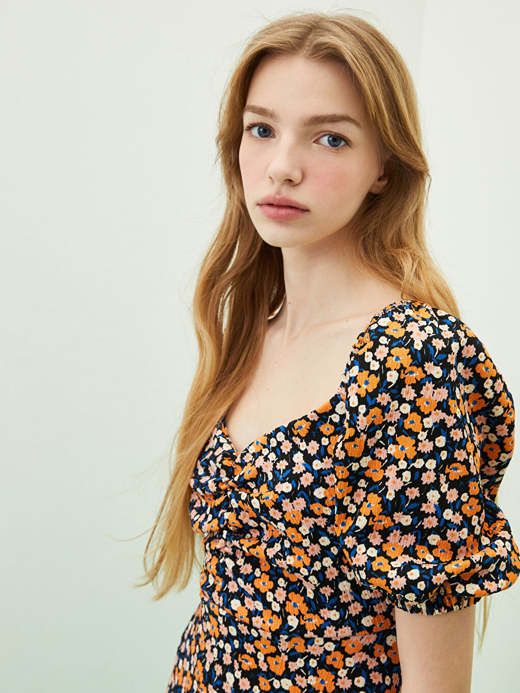 Siyah Kalp Yaka Çiçekli Kısa Kollu Kadın Elbise-6