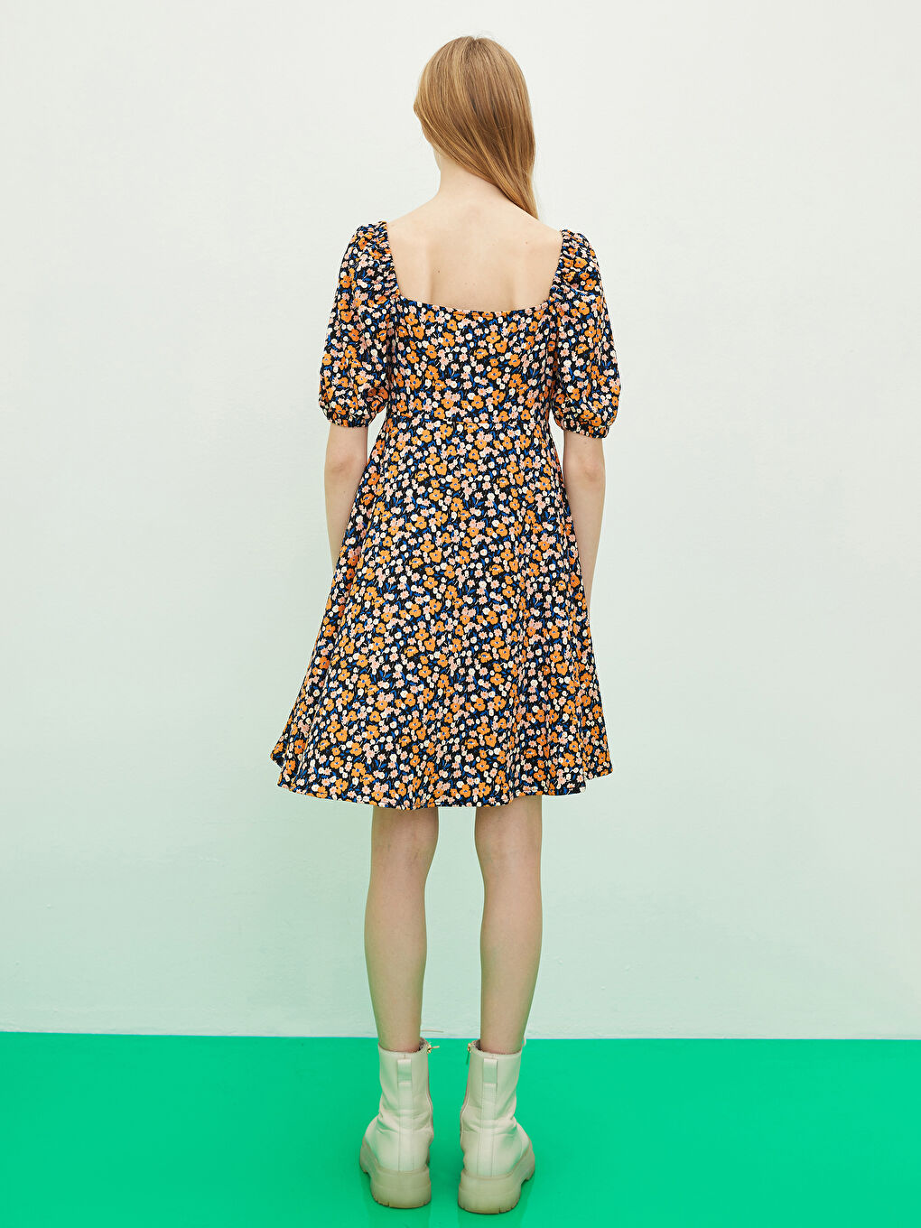 Siyah Kalp Yaka Çiçekli Kısa Kollu Kadın Elbise-9