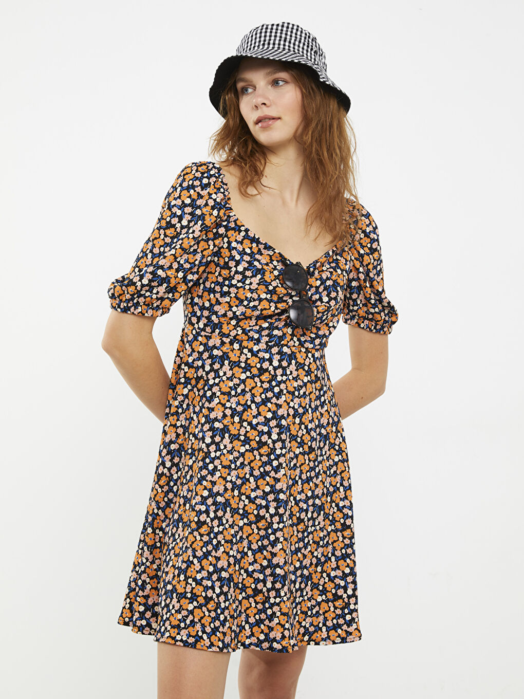 Siyah Kalp Yaka Çiçekli Kısa Kollu Kadın Elbise-3