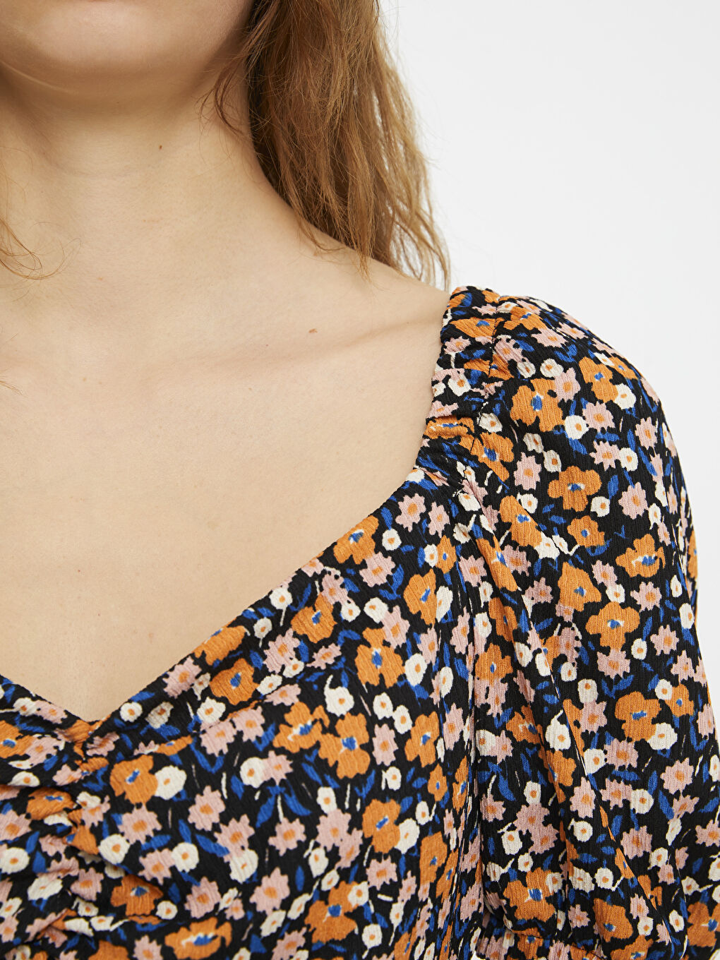 Siyah Kalp Yaka Çiçekli Kısa Kollu Kadın Elbise-5