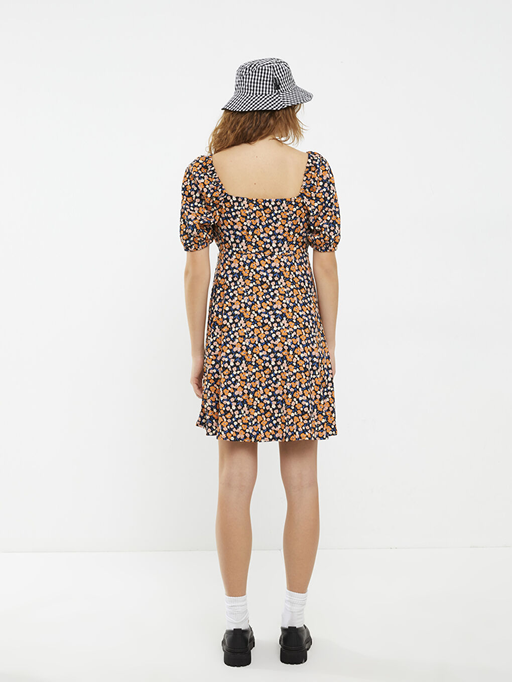 Siyah Kalp Yaka Çiçekli Kısa Kollu Kadın Elbise-7