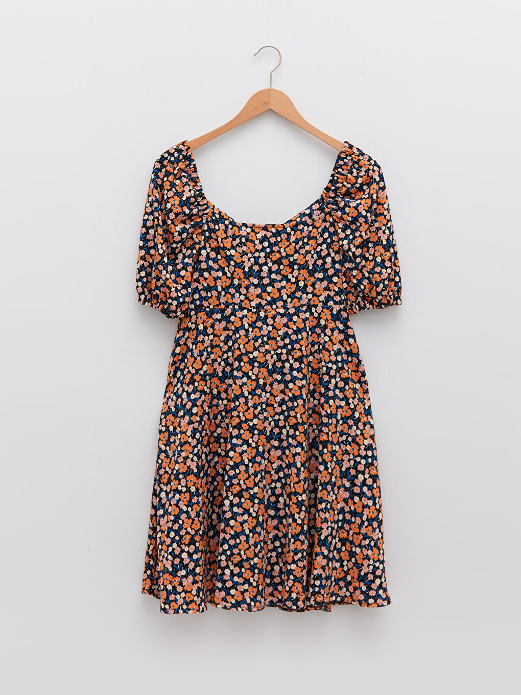 Siyah Kalp Yaka Çiçekli Kısa Kollu Kadın Elbise-11