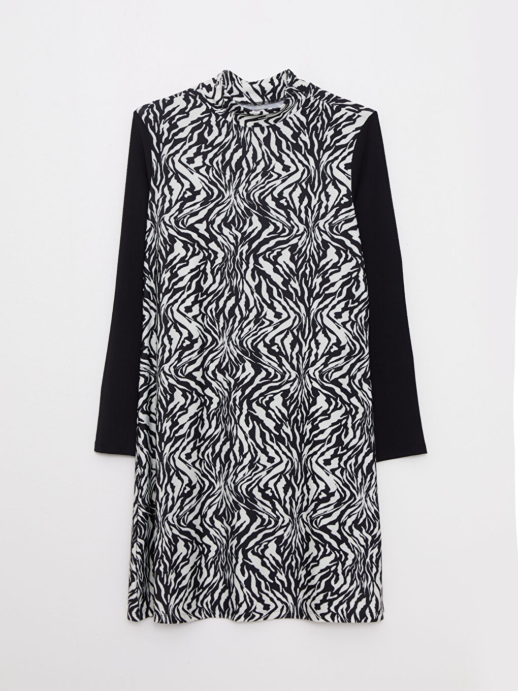 Siyah Dik Yaka Desenli Kadın Tesettür Mayo Takımı-6