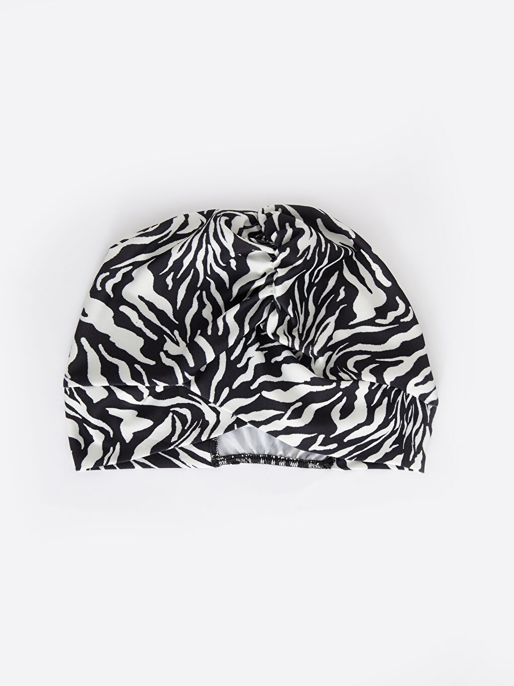 Siyah Dik Yaka Desenli Kadın Tesettür Mayo Takımı-8