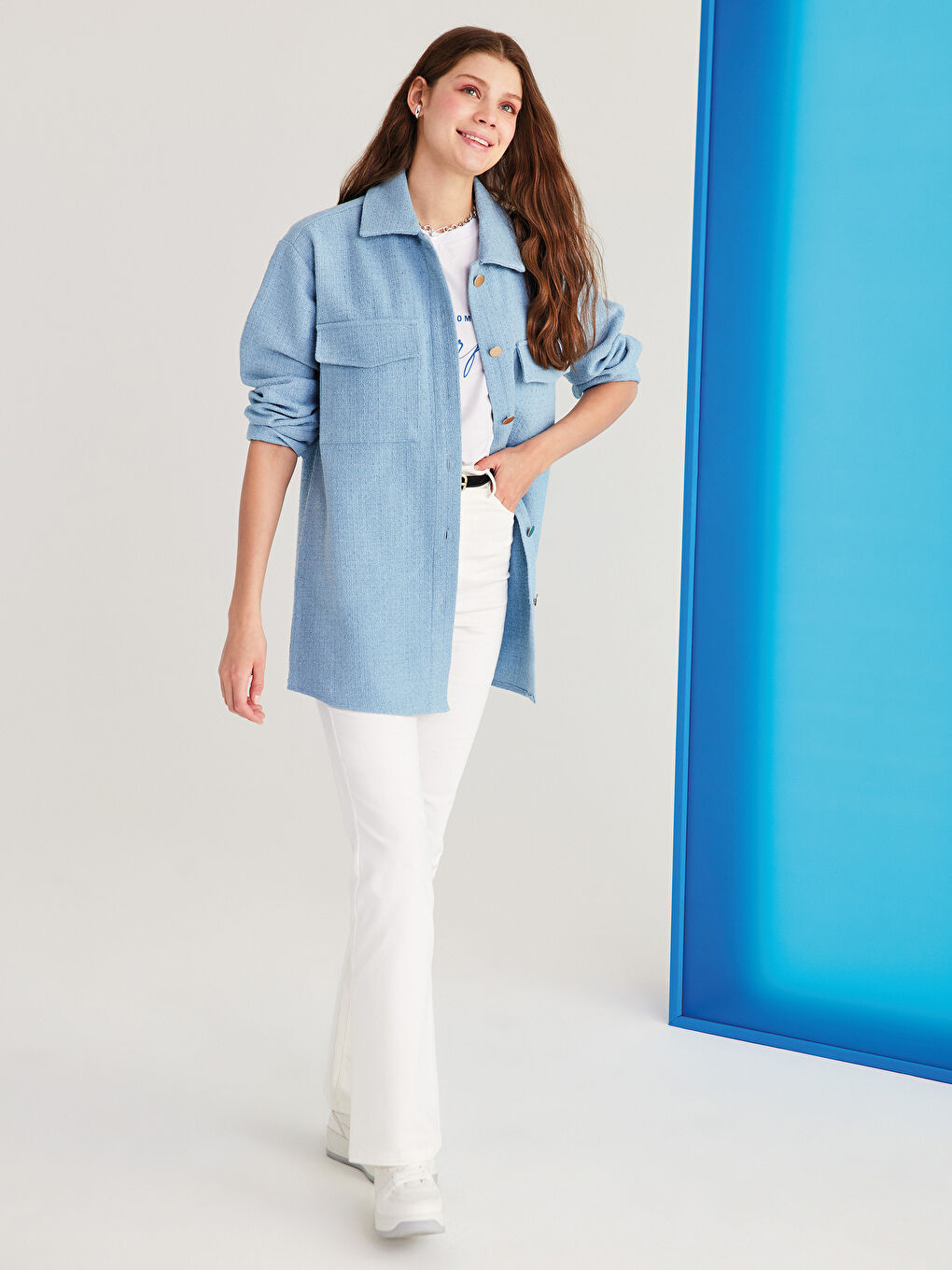 Beyaz Slim Fit Düz Cep Detaylı İspanyol Paça Gabardin Kadın Pantolon-1