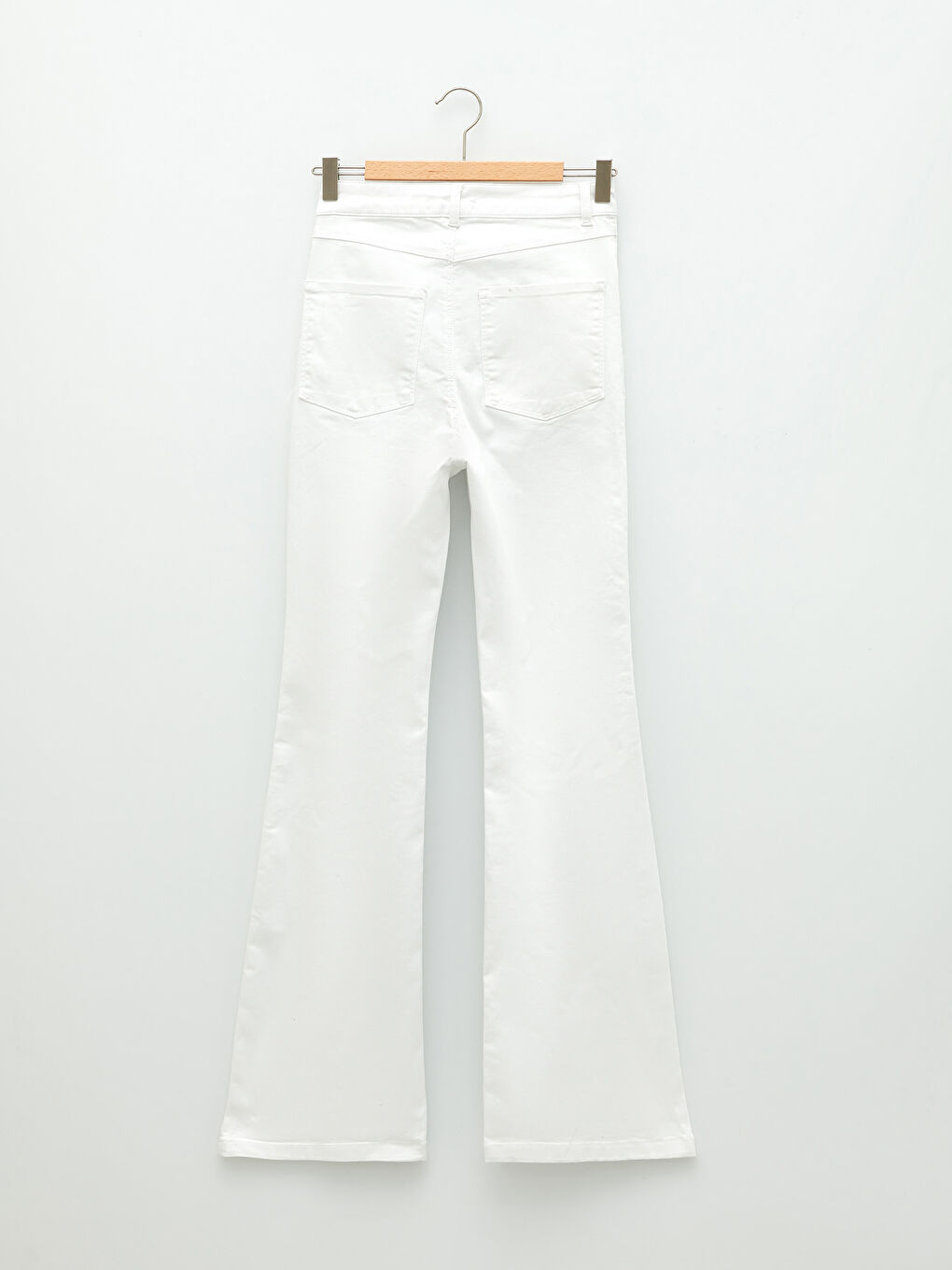 Beyaz Slim Fit Düz Cep Detaylı İspanyol Paça Gabardin Kadın Pantolon-8