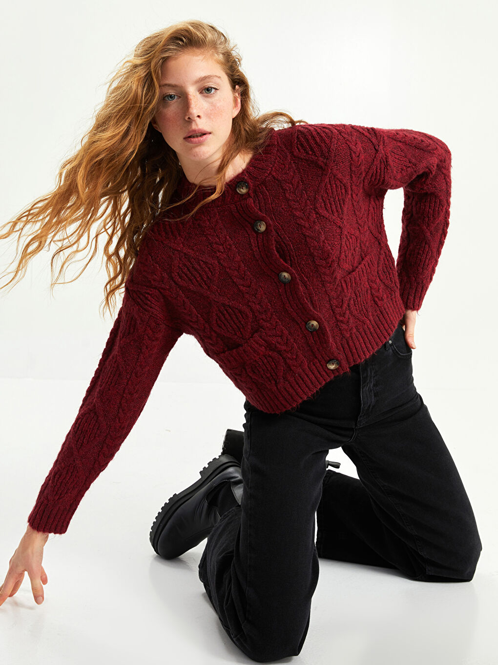 Bordo Bisiklet Yaka Kendinden Desenli Kadın Triko Hırka-1