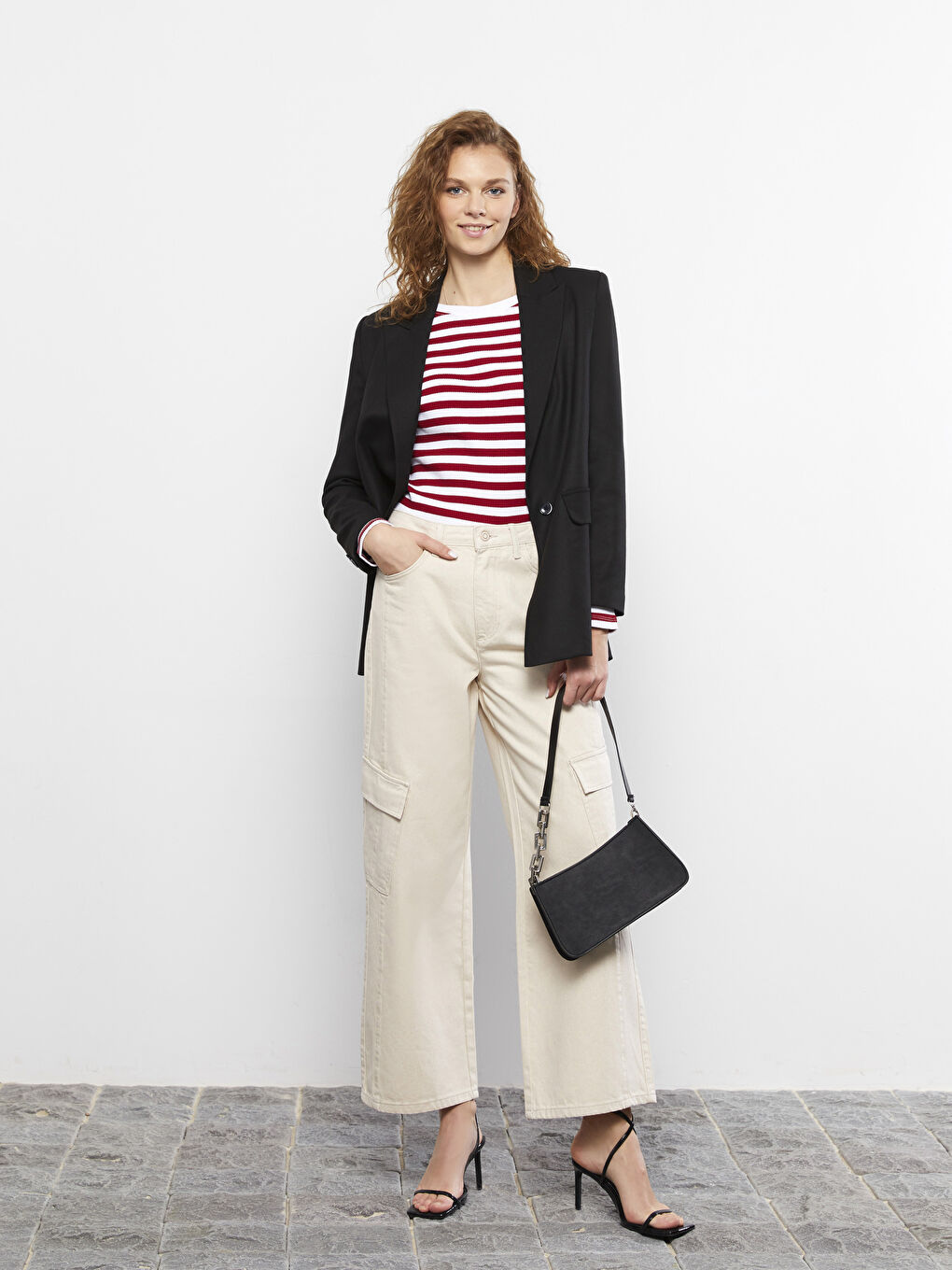 Kırmızı Bisiklet Yaka Çizgili Uzun Kollu Kadın Tişört