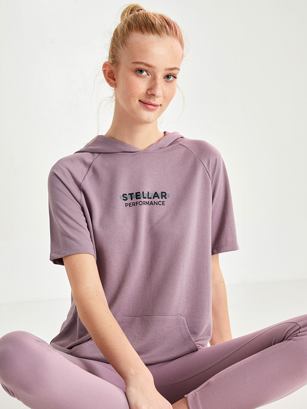 Xside Active Kapuzenshirt für Damen Kurzarm Sport-T-Shirt mit Textdruck -S2FJ83Z8-QUF