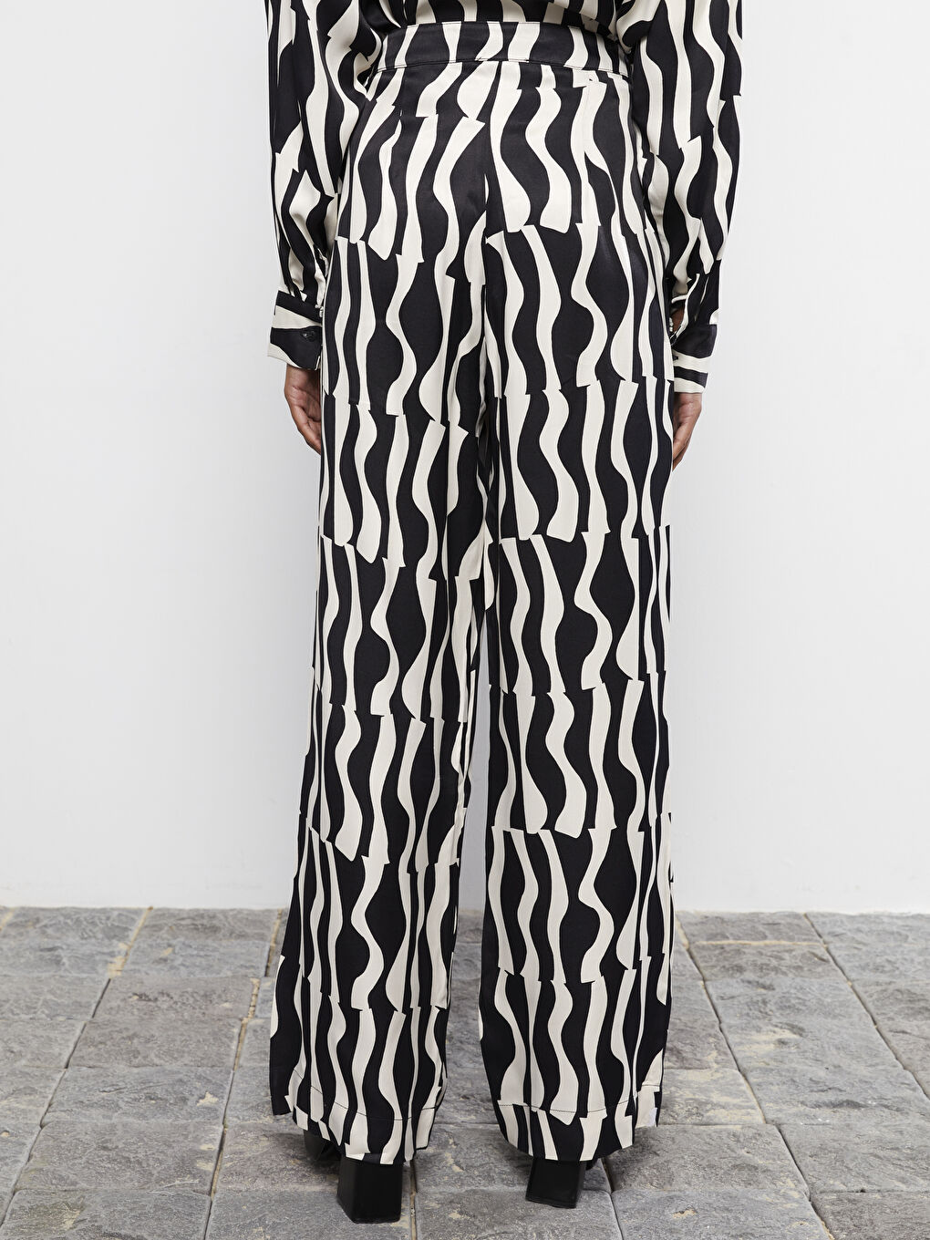 بنطلون نسائي مريح مزخرف بتفاصيل جيوب من فيسكوز-5