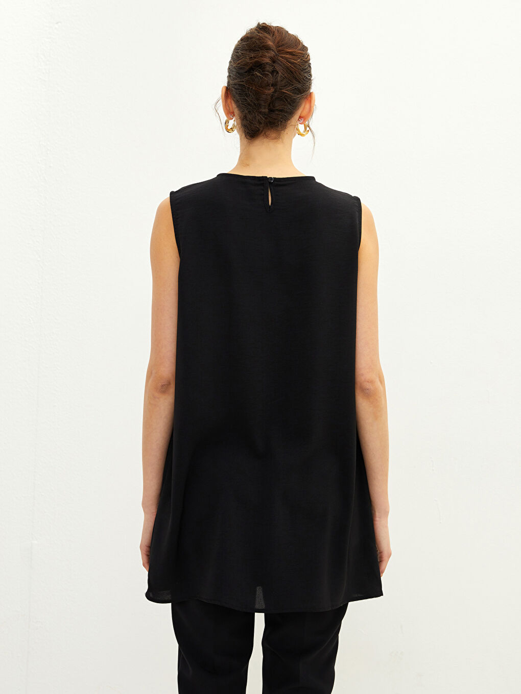 Siyah Kadın Bisiklet Yaka Düz Kolsuz Tunik-4