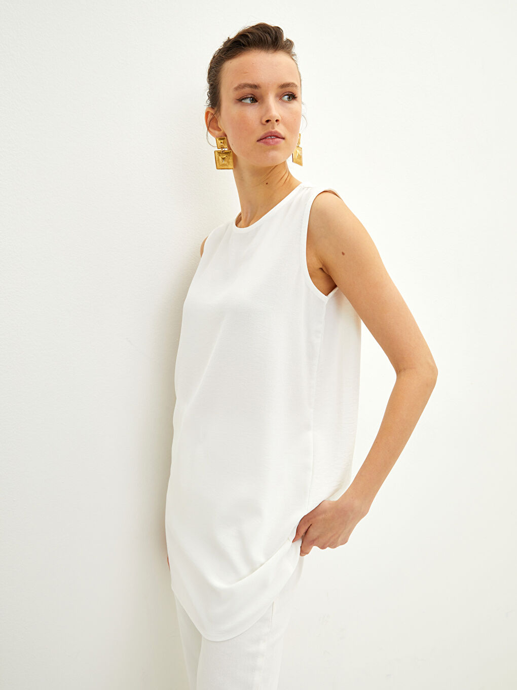 Ekru Kadın Bisiklet Yaka Düz Kolsuz Tunik