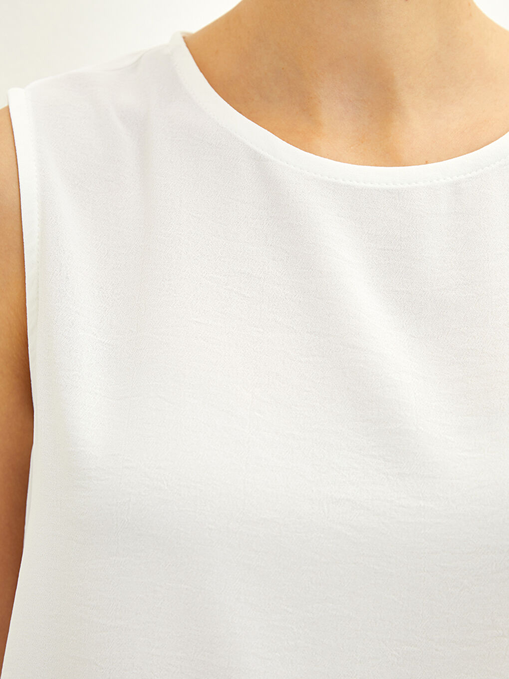 Ekru Kadın Bisiklet Yaka Düz Kolsuz Tunik-2