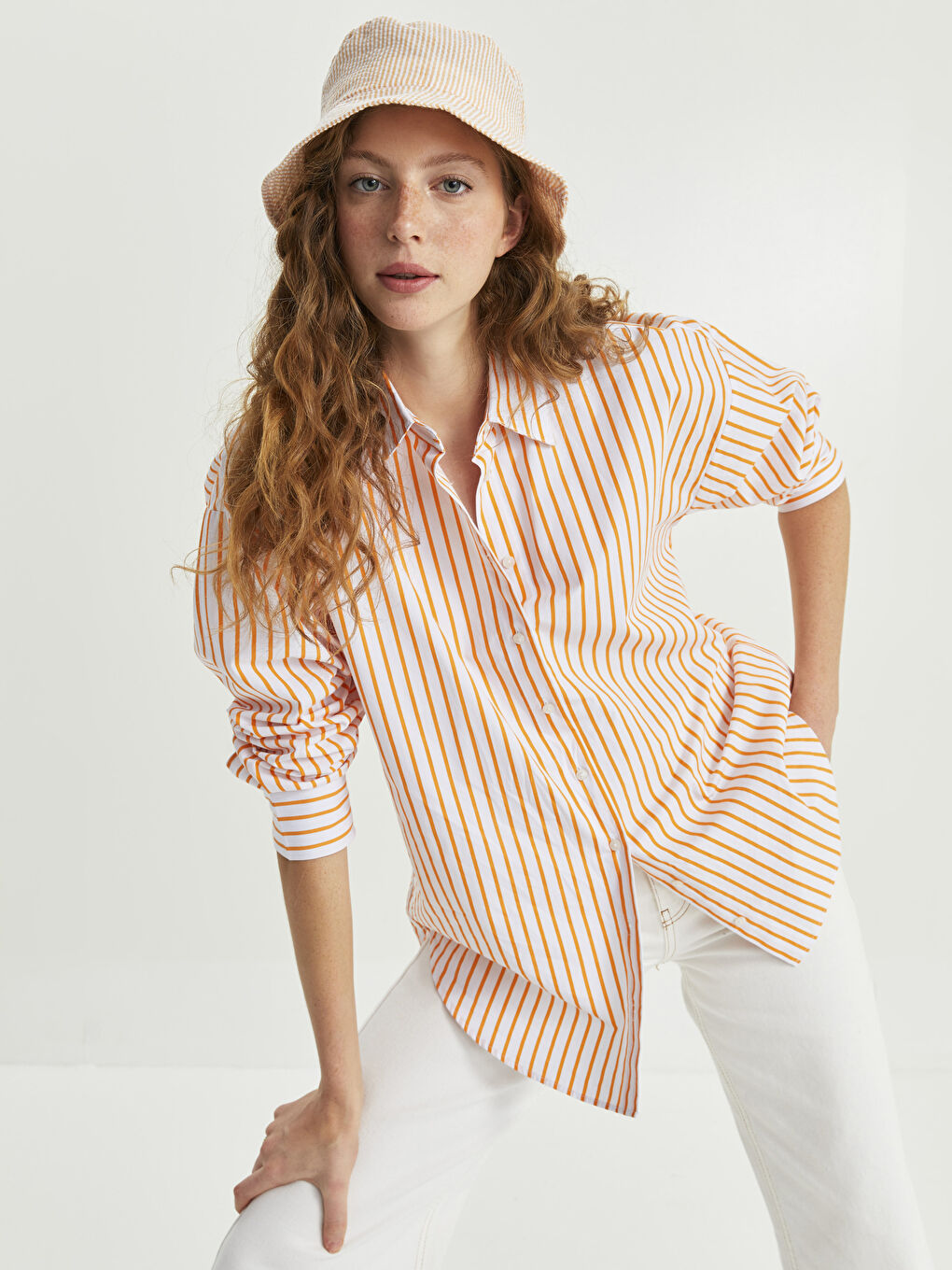 Turuncu Önden Düğme Kapamalı Çizgili Uzun Kollu Poplin Kadın Gömlek-1