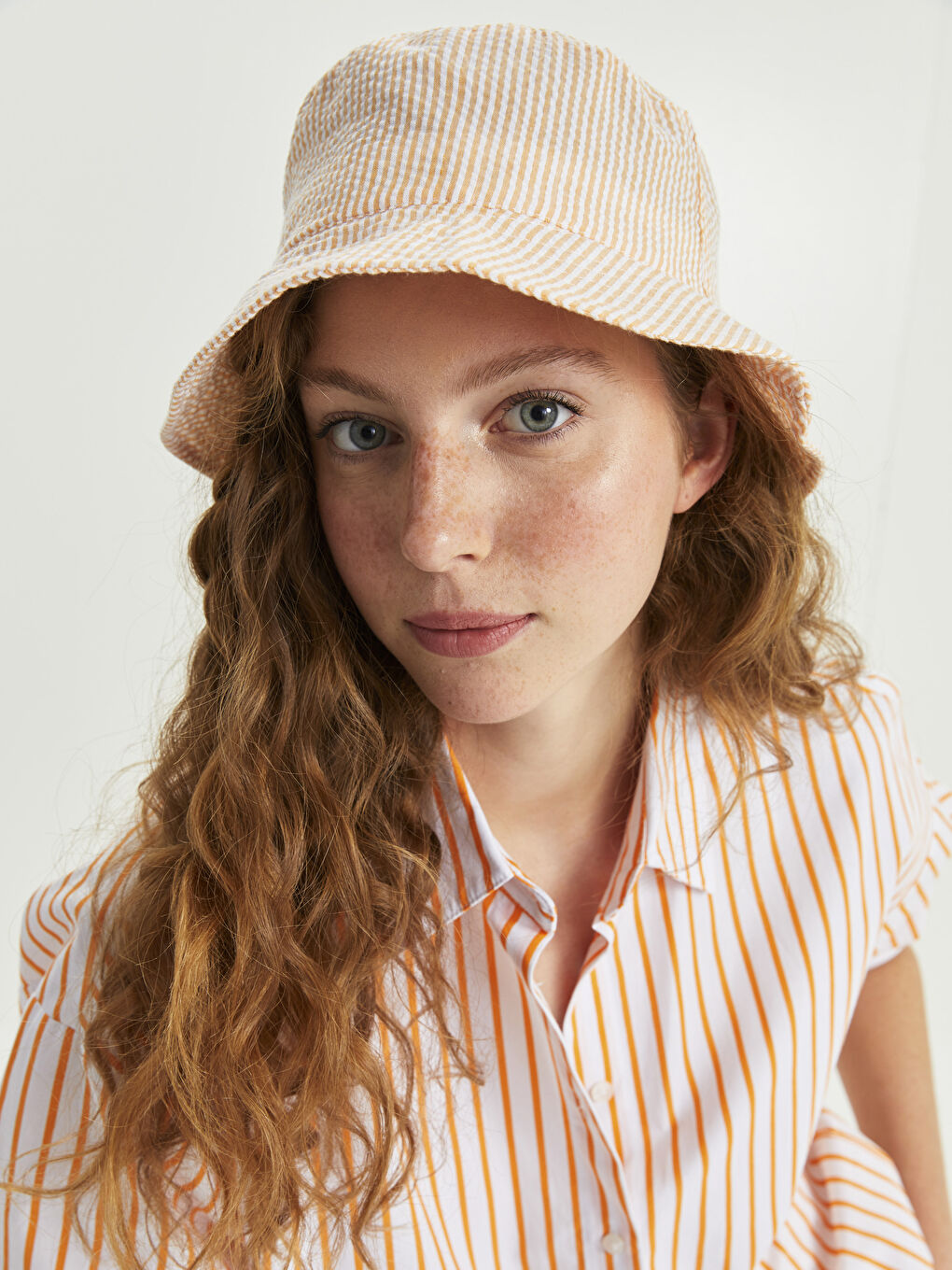 Turuncu Önden Düğme Kapamalı Çizgili Uzun Kollu Poplin Kadın Gömlek-3