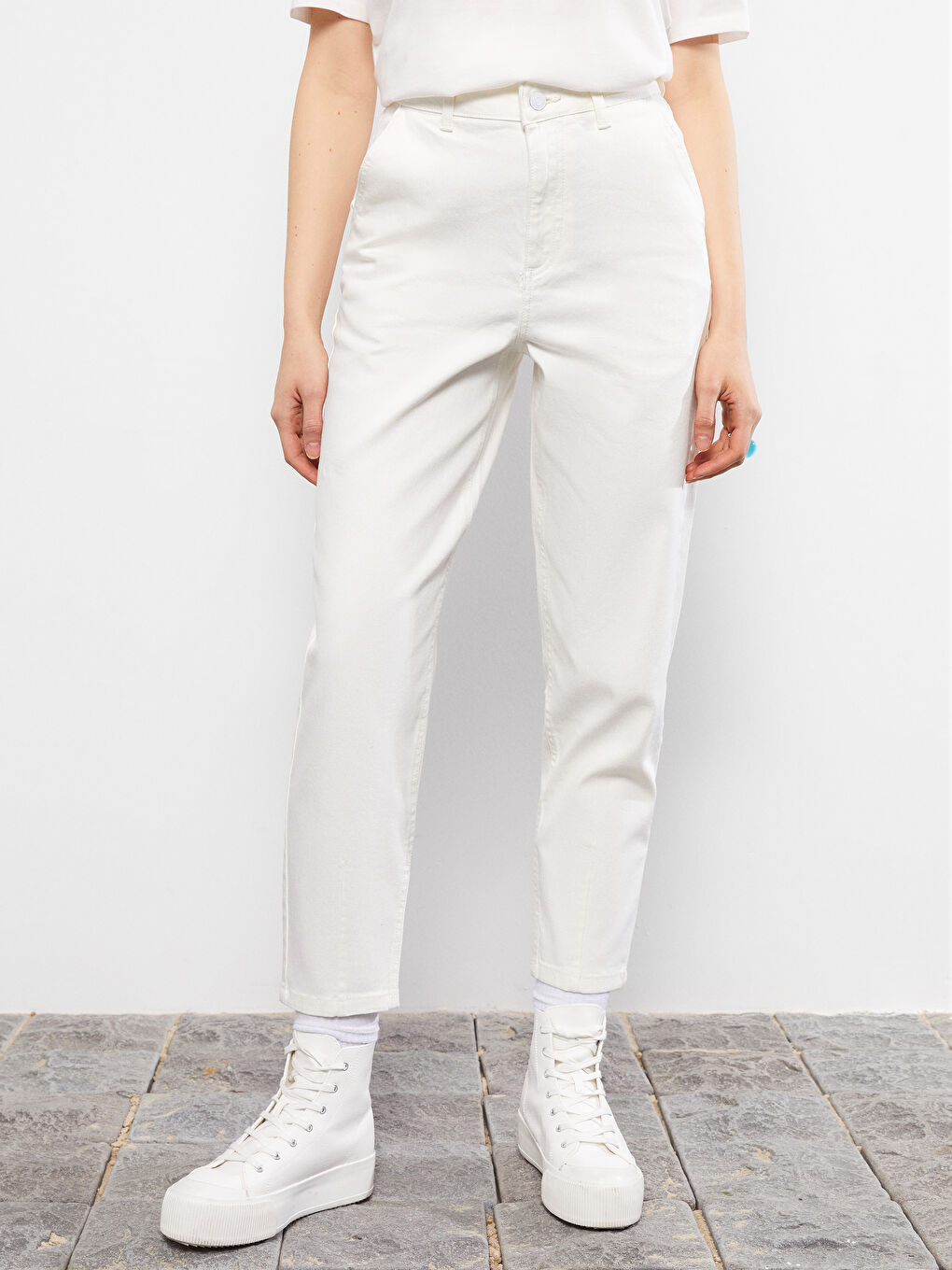 Beyaz Standart Fit Cep Detaylı Kadın Rodeo Jean Pantolon-2