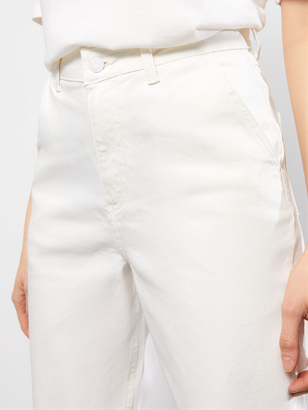 Beyaz Standart Fit Cep Detaylı Kadın Rodeo Jean Pantolon-5