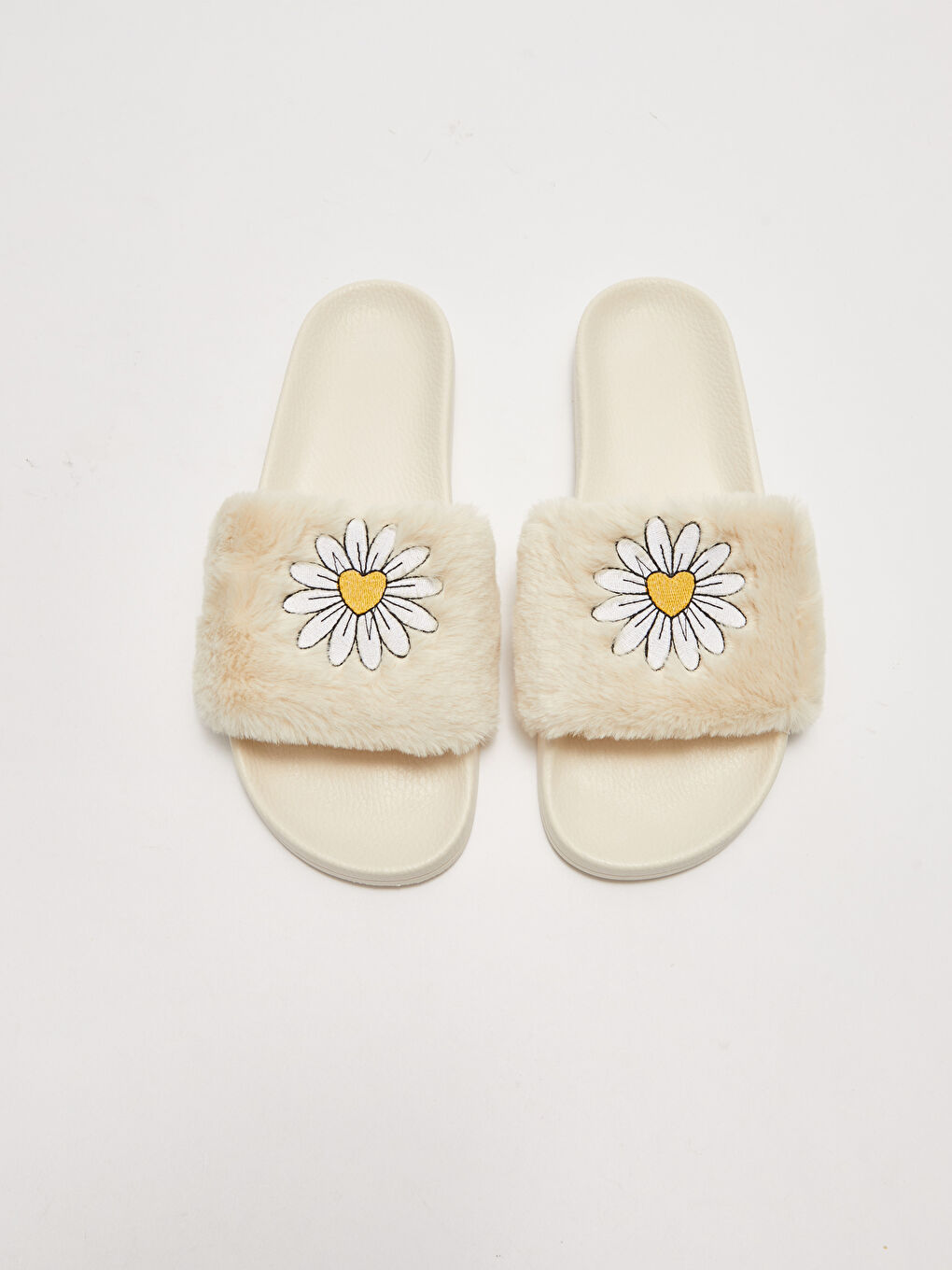 Ekru Tek Bantlı Nakış Detaylı Kadın Ev Terliği-1