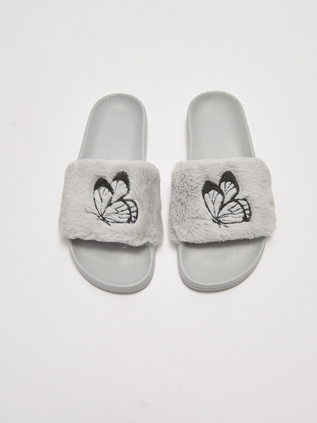 Gri Tek Bantlı Kelebek Nakış Detaylı Kadın Ev Terliği-4