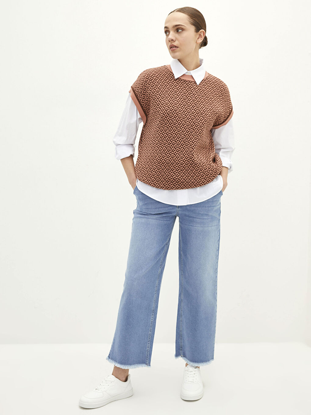 İndigo Standart Fit Cep Detaylı Kadın Rodeo Jean Pantolon-1