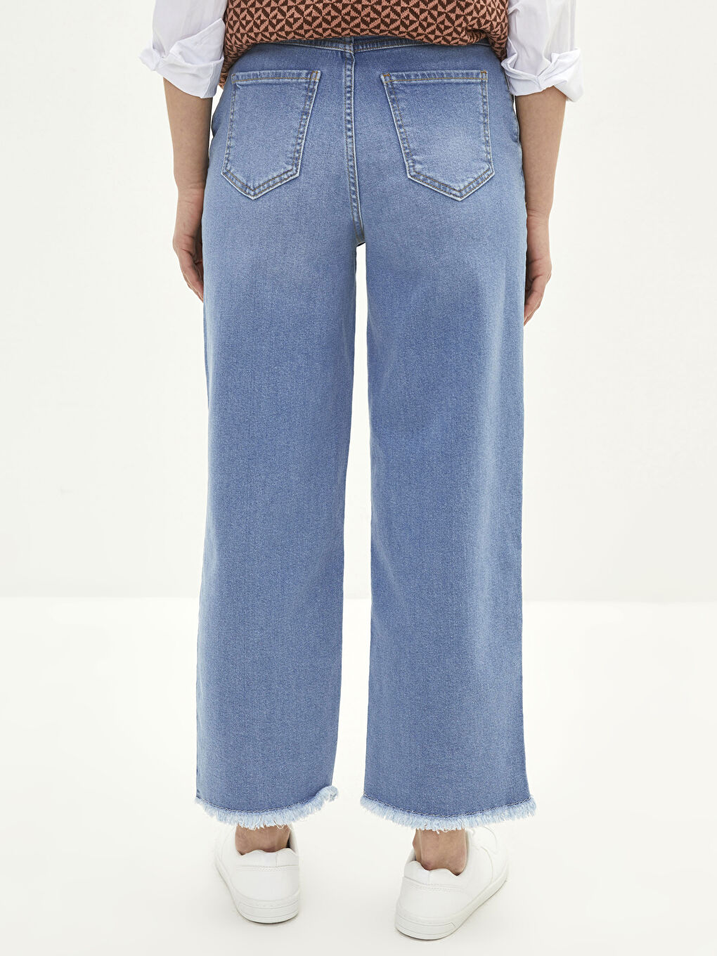 İndigo Standart Fit Cep Detaylı Kadın Rodeo Jean Pantolon-4