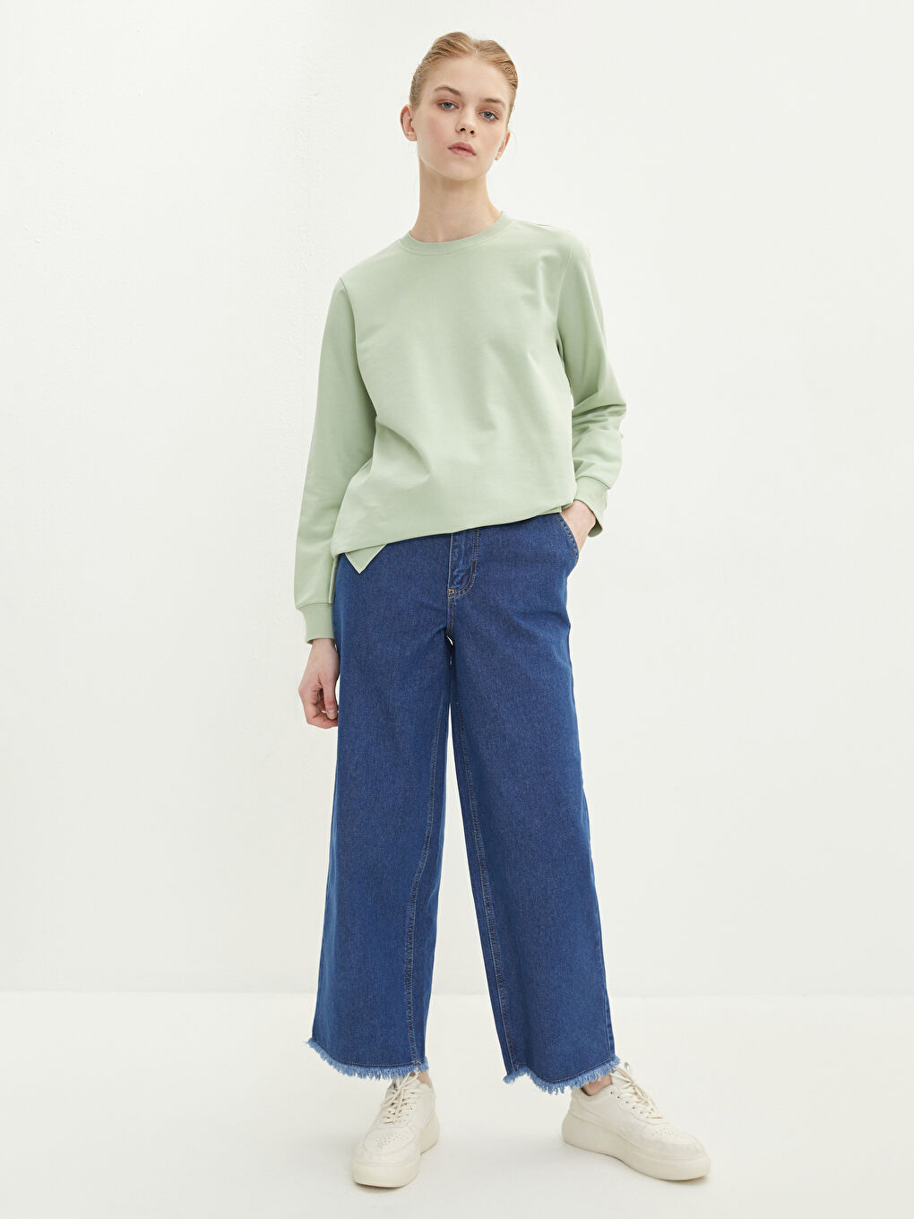 İndigo Standart Fit Cep Detaylı Kadın Rodeo Jean Pantolon-1