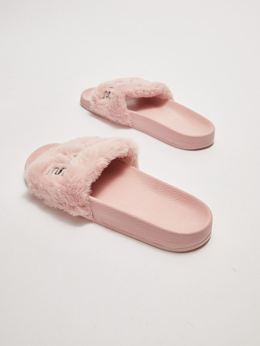 Pembe Tek Bantlı Nakış Detaylı Kadın Ev Terliği-4