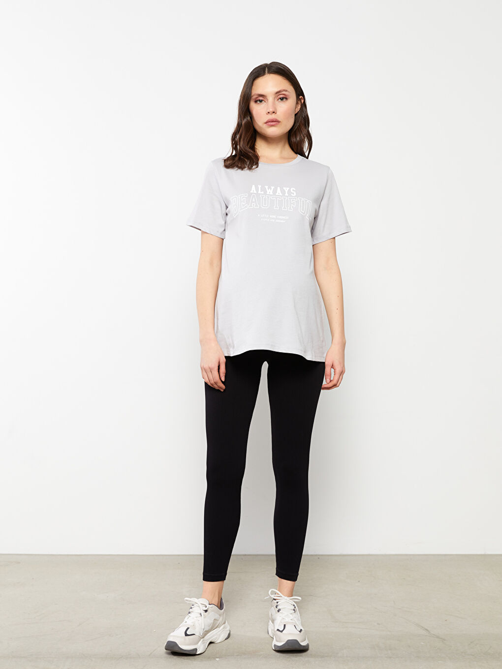 Gri Bisiklet Yaka Yazı Baskılı Kısa Kollu Pamuklu Hamile Tişört-2