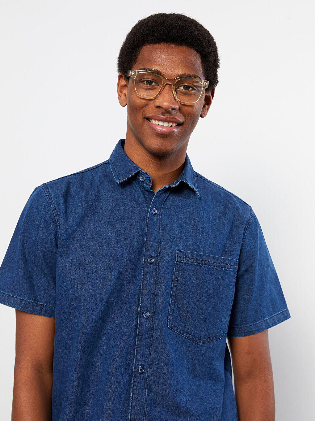 Regular Fit Short Sleeve Men's Denim Shirt-2