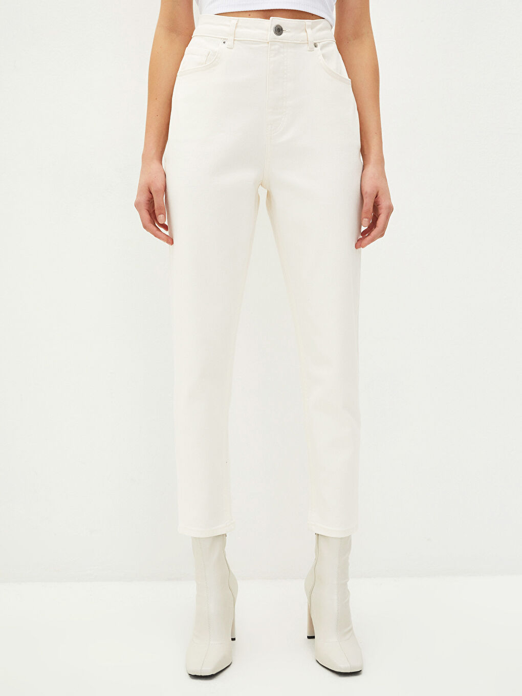 Ekru Yüksek Bel Standart Fit Düz Cep Detaylı Kadın Jean Pantolon-3