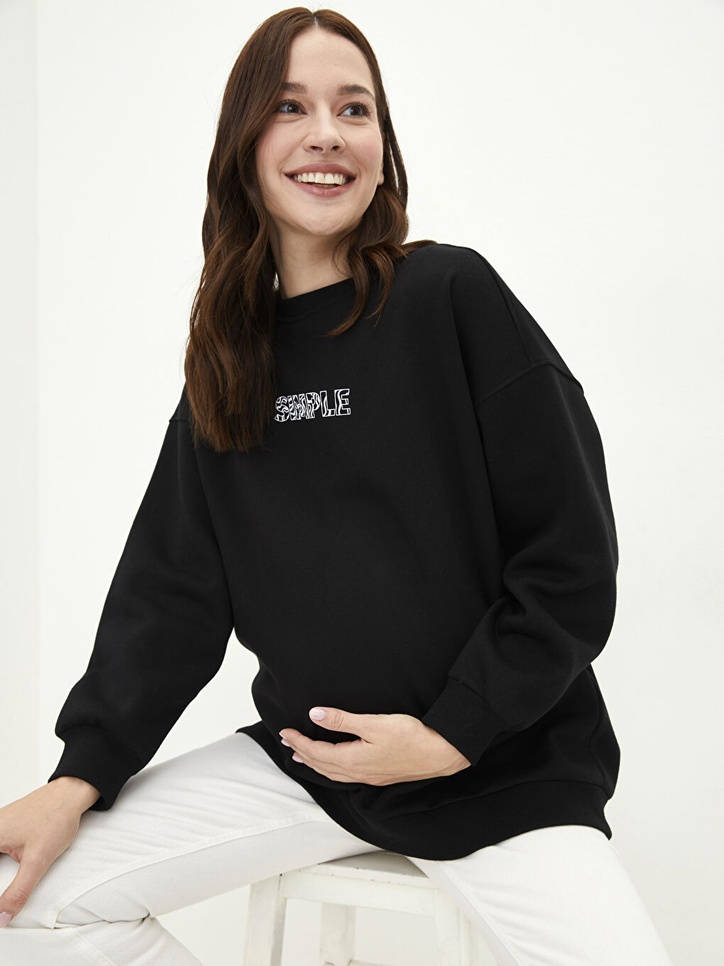 LCWAIKIKI Maternity Yeni Siyah Bisiklet Yaka Yazı Baskılı Uzun Kollu Hamile Sweatshirt