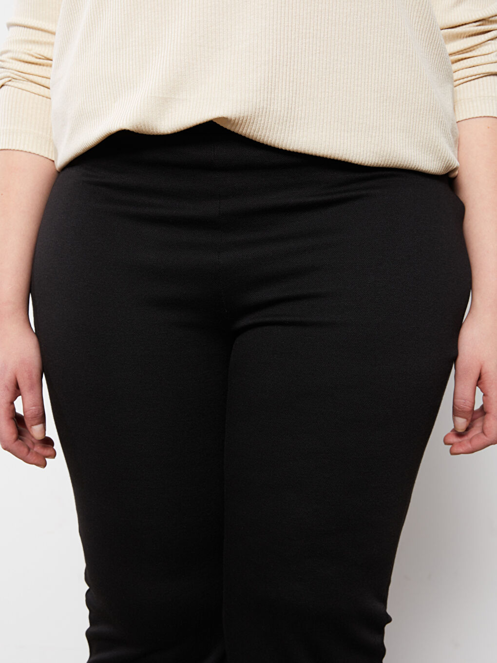Ženske pantalone velikih dimenzija sa elastičnim strukom i ravnim krojem-2