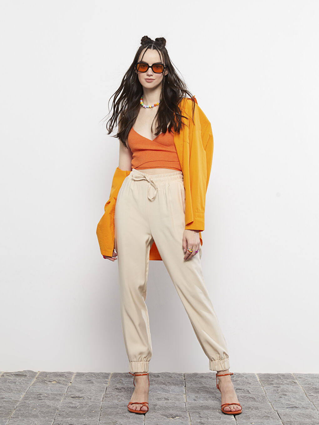 Bej Beli Lastikli Düz Cep Detaylı Kadın Jogger Pantolon