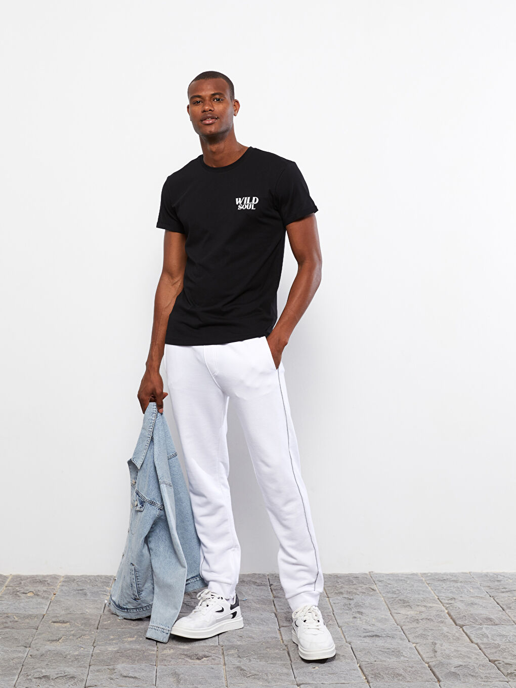 Siyah Bisiklet Yaka Kısa Kollu Baskılı Penye Erkek Tişört