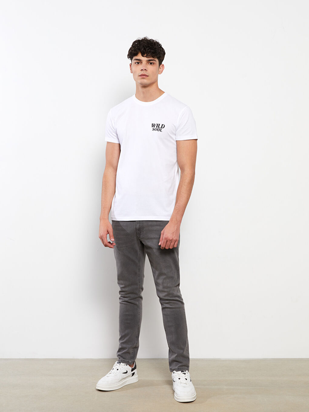 Beyaz Bisiklet Yaka Kısa Kollu Baskılı Penye Erkek Tişört