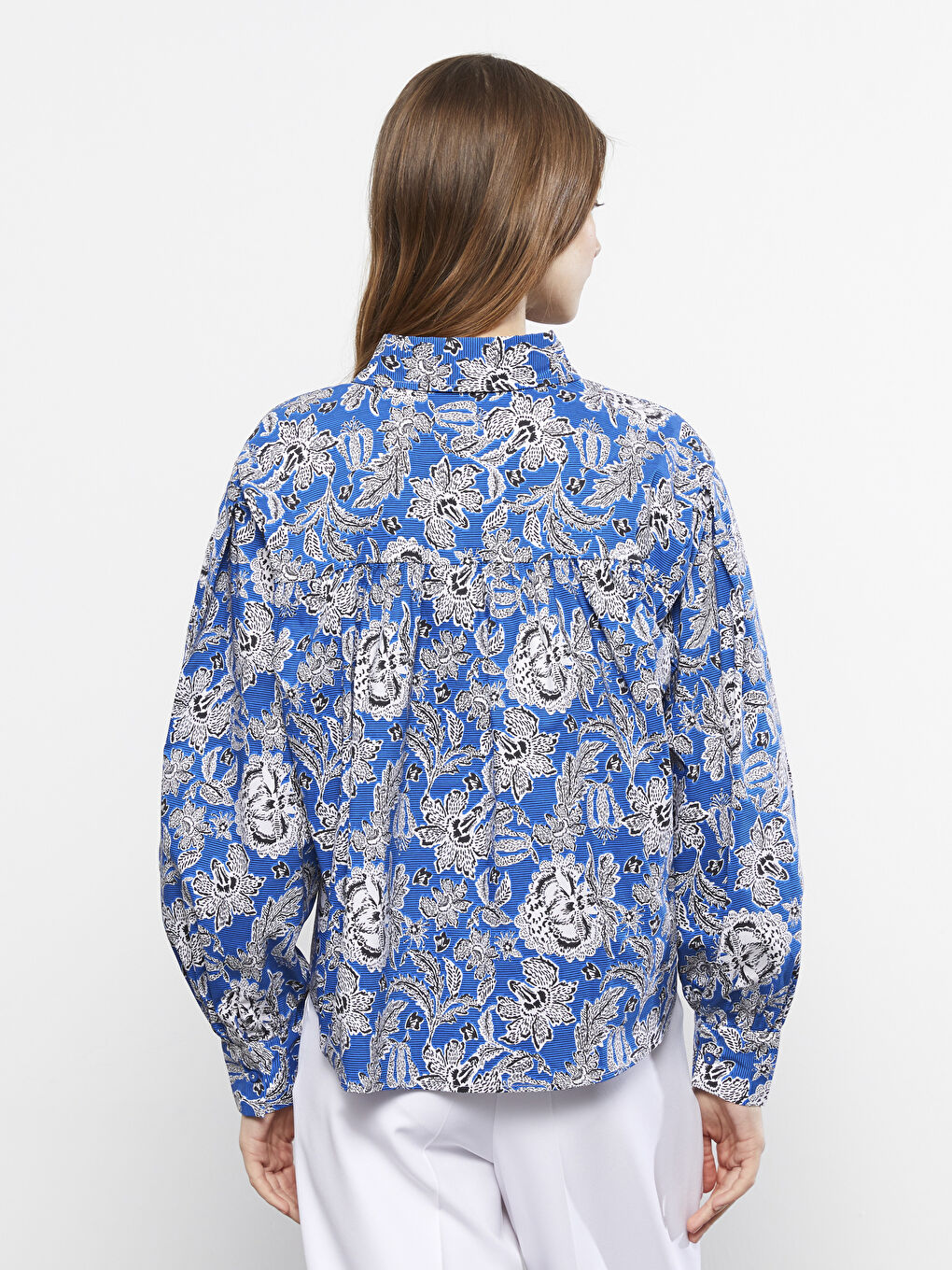 Mavi Önden Düğme Kapamalı Çiçekli Uzun Kollu Poplin Kadın Gömlek-4