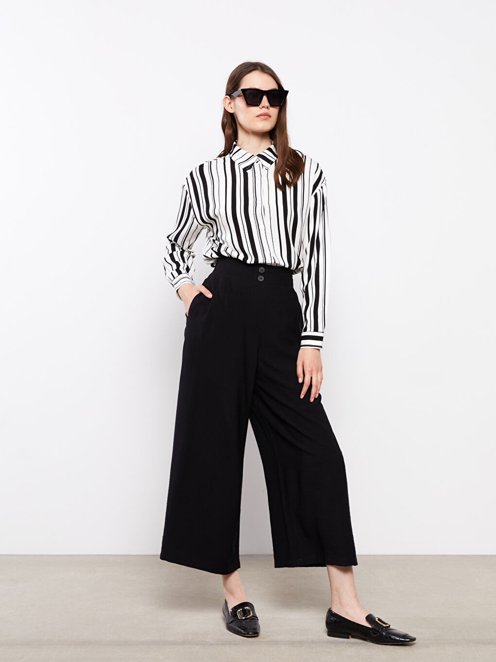 Siyah Kadın Beli Lastikli Rahat Kalıp Düz Pantolon