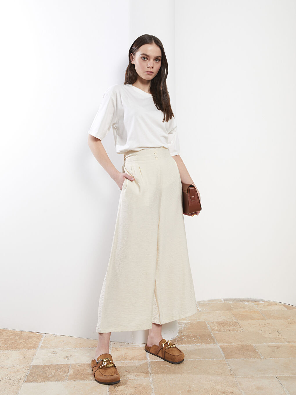 Ekru Kadın Beli Lastikli Rahat Kalıp Düz Pantolon